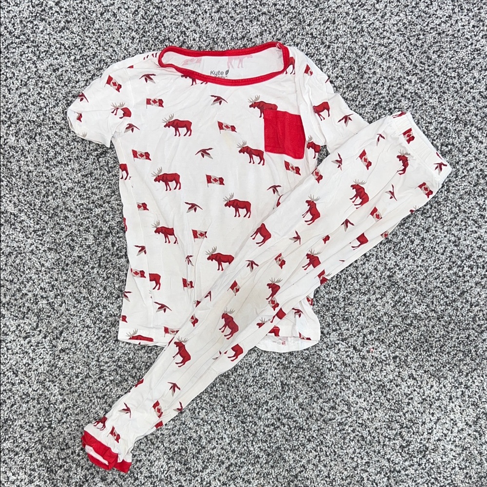 Kyte Baby Canada Moose Red and White Kids Pajama Set 6T